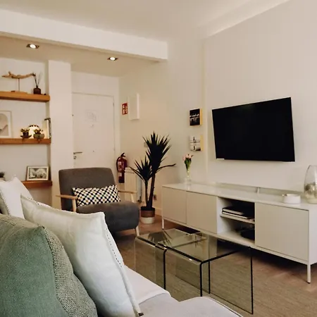 A 100 Metros De La Playa Zurriola Σαν Σεμπαστιάν