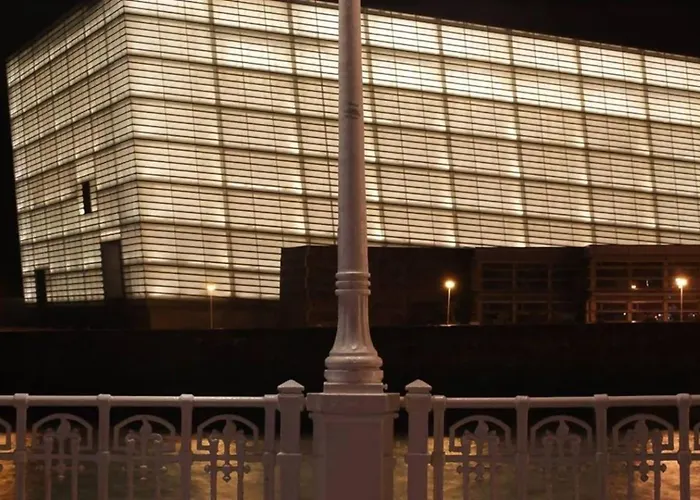 A 100 Metros De La Playa Zurriola San Sebastian